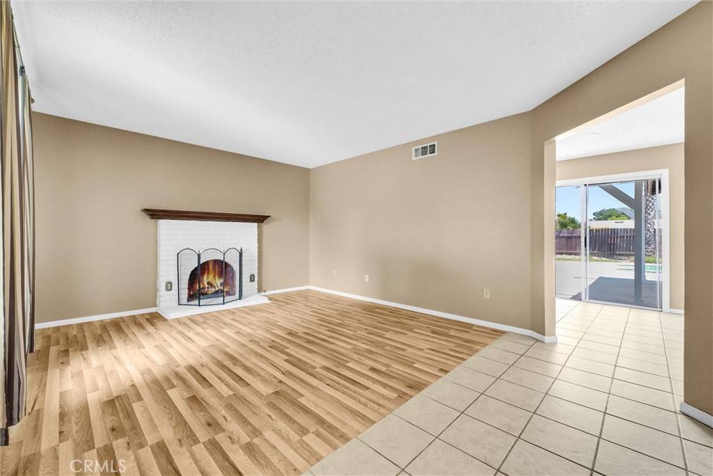 San Bernardino, CA 92407,5235 Lakewood DR