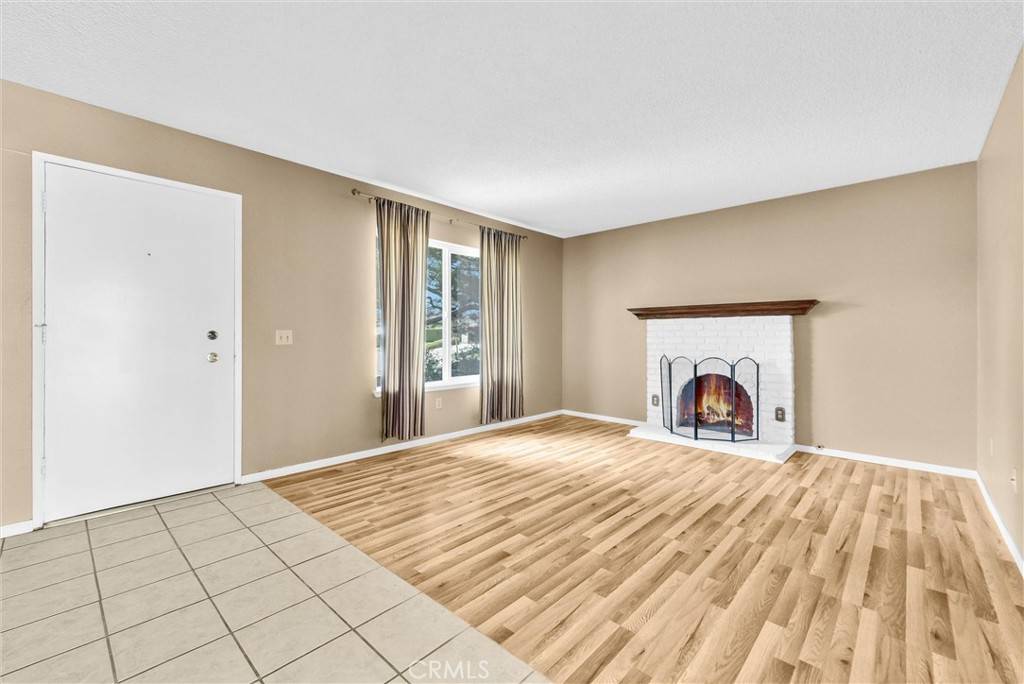 San Bernardino, CA 92407,5235 Lakewood DR