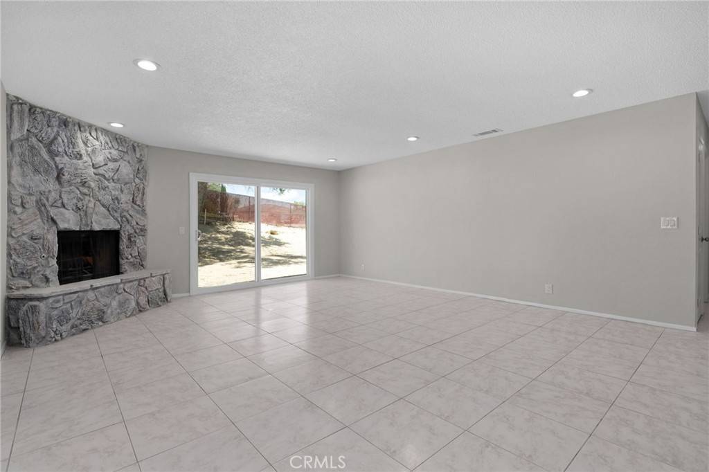 Victorville, CA 92395,17060 Lorene DR