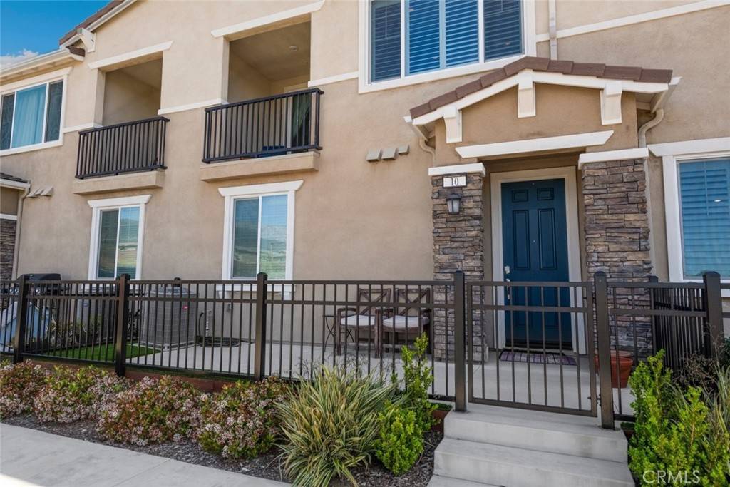 Fontana, CA 92336,16540 Wyndham LN #10