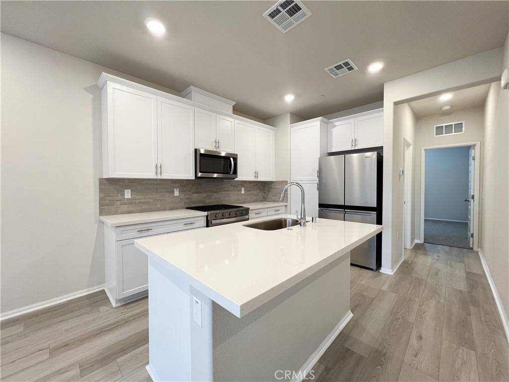 Pomona, CA 91767,223 Aurora LN