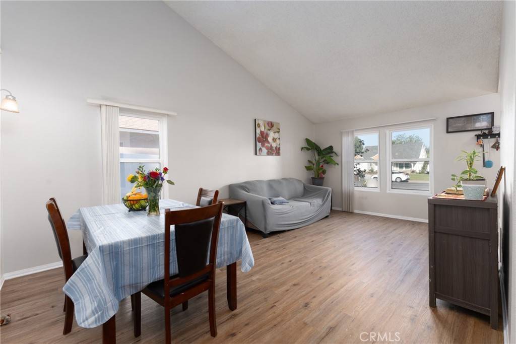 Colton, CA 92324,1033 Forest DR