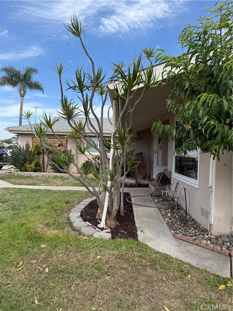 Huntington Beach, CA 92647,6372 Harvard CIR