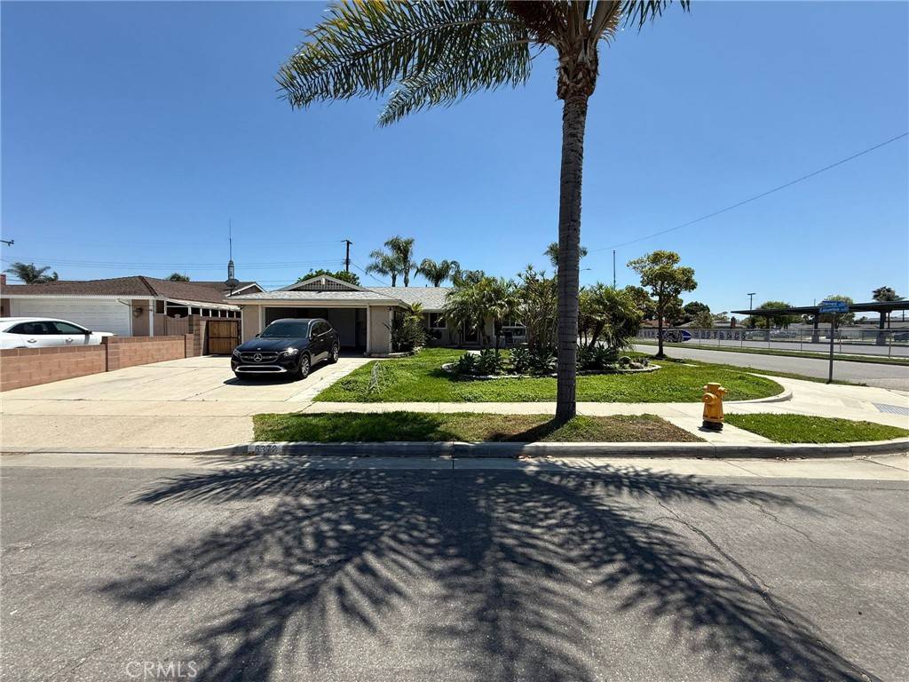 Huntington Beach, CA 92647,6372 Harvard CIR