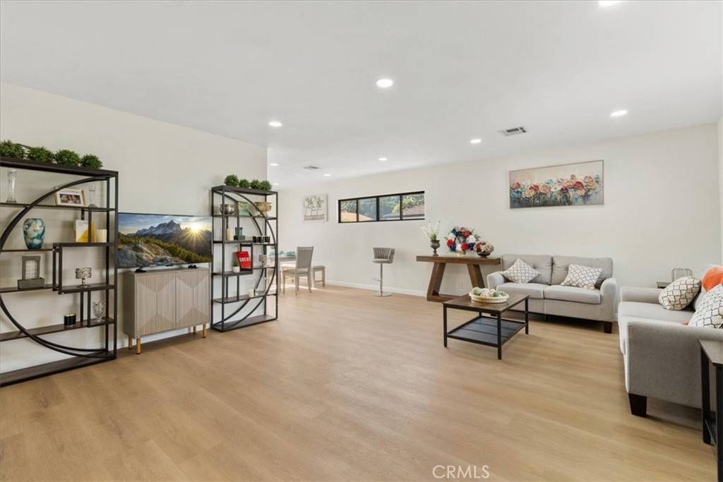Panorama City, CA 91402,8026 Lemona AVE