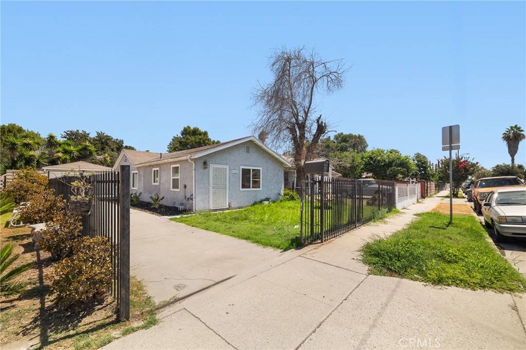 Compton, CA 90221,310 S Harris AVE