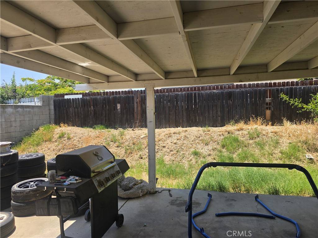 Fontana, CA 92336,7702 Newport CT