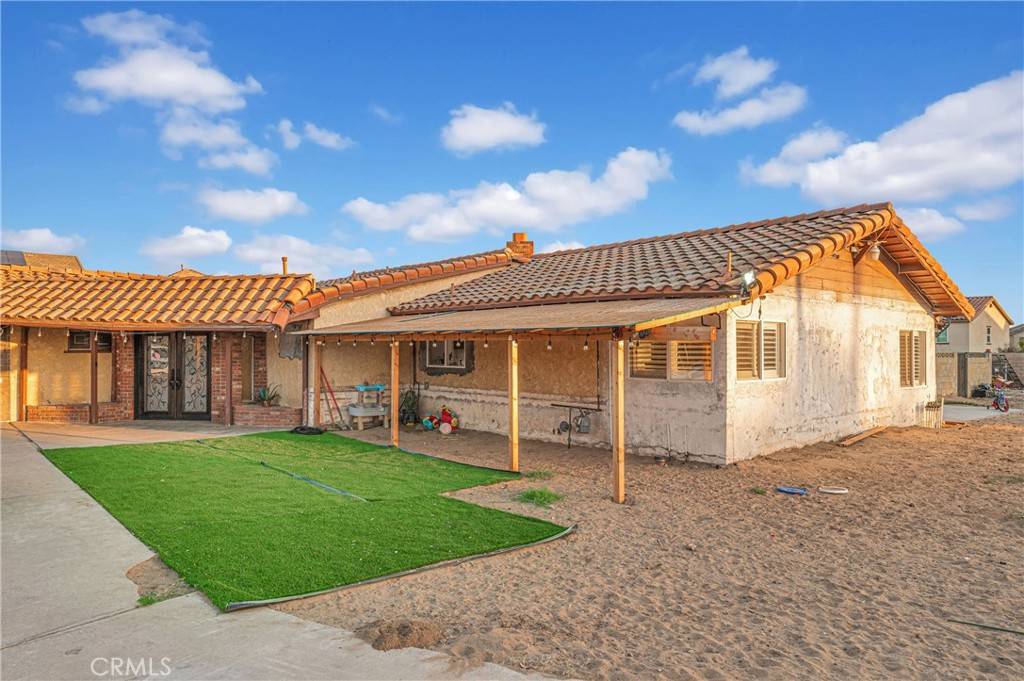 Rialto, CA 92376,851 S Acacia Ave