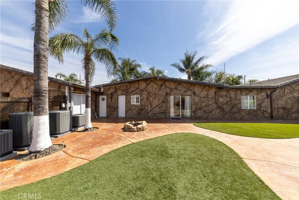 Fontana, CA 92336,7040 Oleander AVE