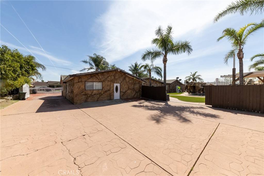 Fontana, CA 92336,7040 Oleander AVE