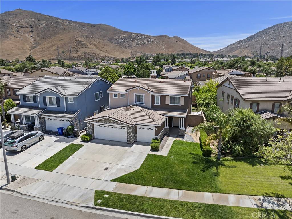 Fontana, CA 92337,17129 Lacebark ST