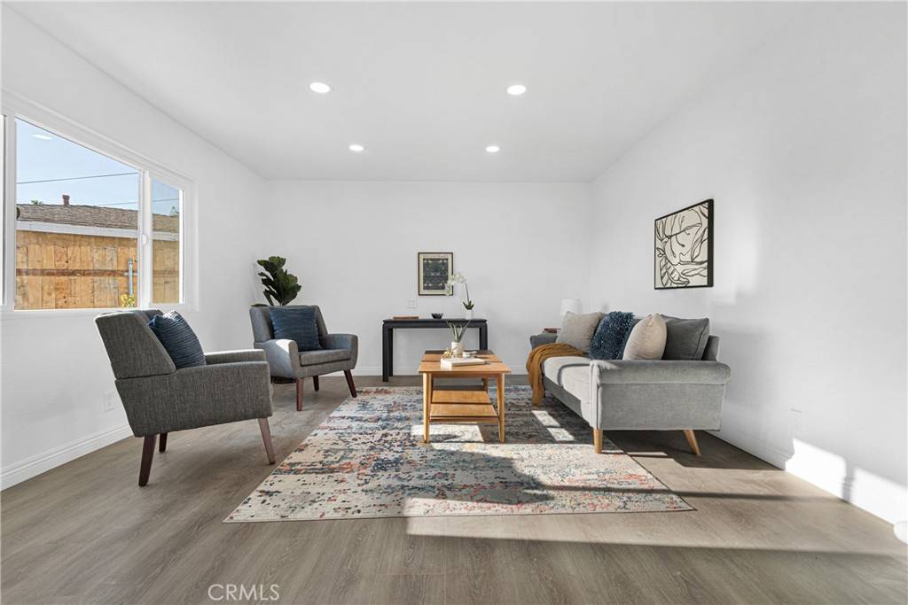 La Puente, CA 91744,18675 Renault ST
