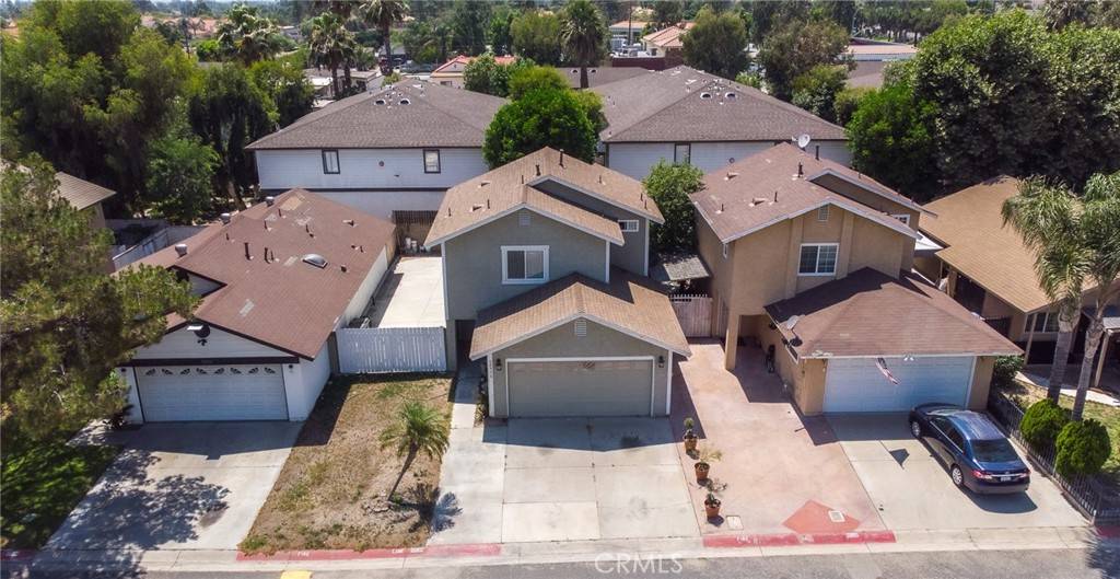 Fontana, CA 92335,8936 Summerwood WAY