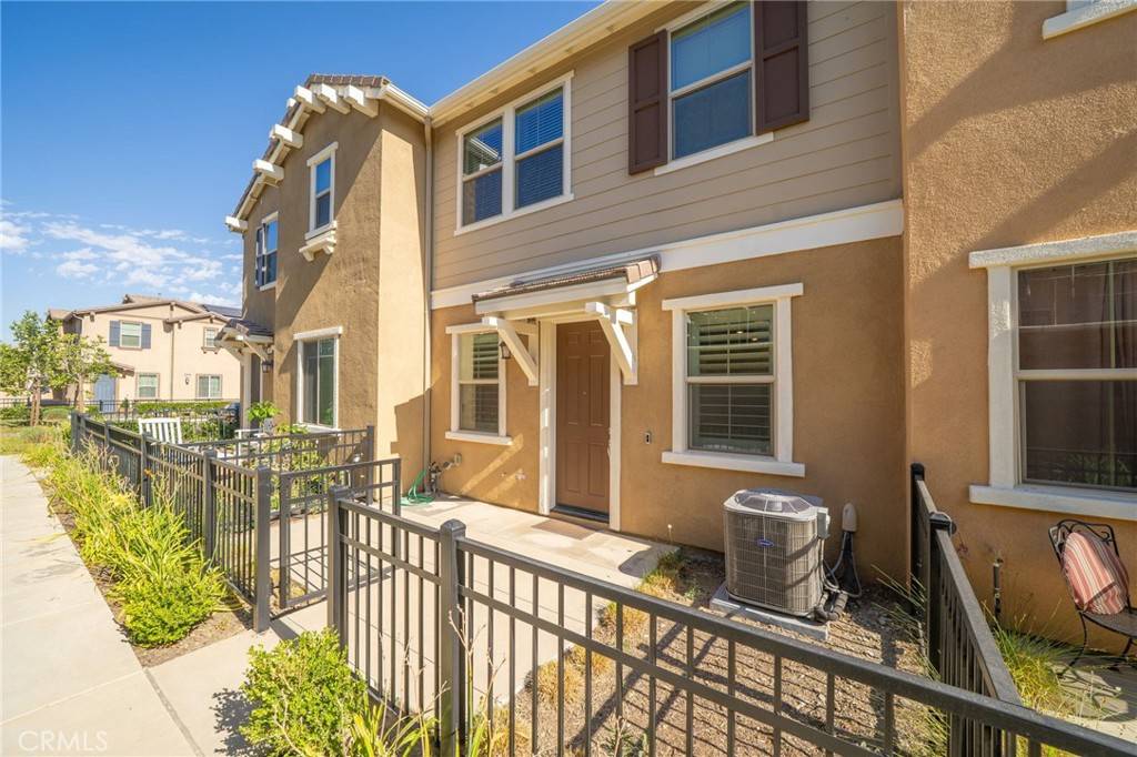 Fontana, CA 92336,16502 Casa Grande AVE #102