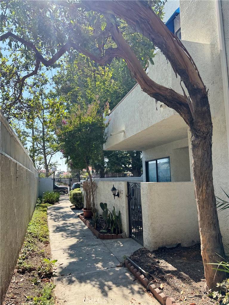 Baldwin Park, CA 91706,102 Park Shadow CT