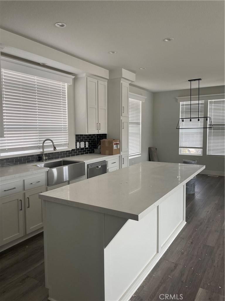 La Verne, CA 91750,4095 Fruit ST #607