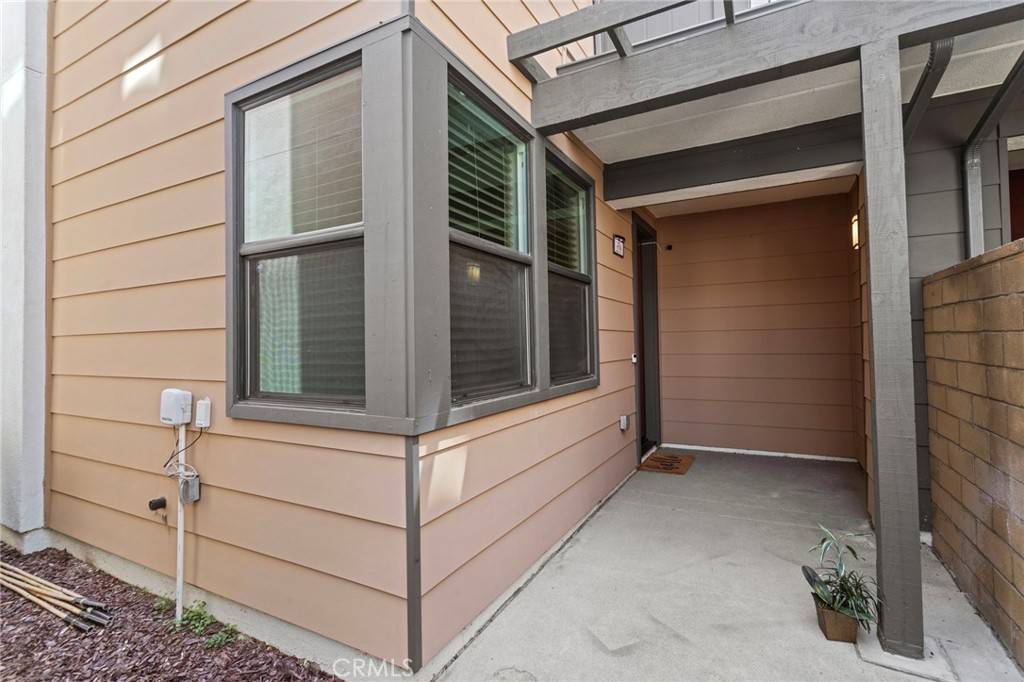 Irvine, CA 92618,359 Novel