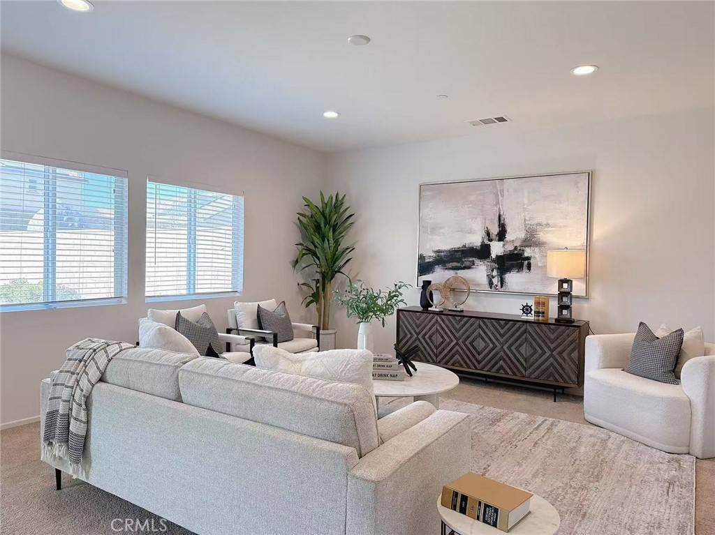 Ontario, CA 91761,2447 E Darien ST