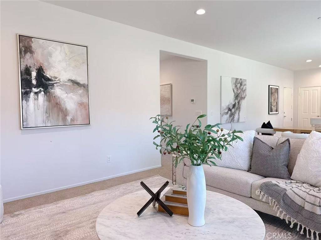 Ontario, CA 91761,2447 E Darien ST