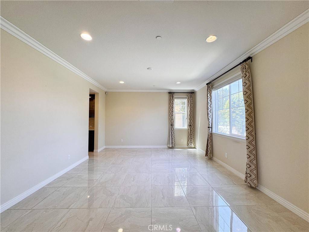 Tustin, CA 92782,1410 Charleston ST