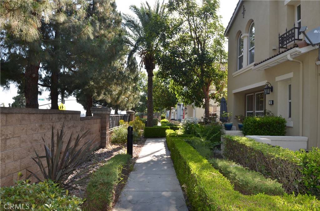 Fontana, CA 92336,15723 Parkhouse DR #40