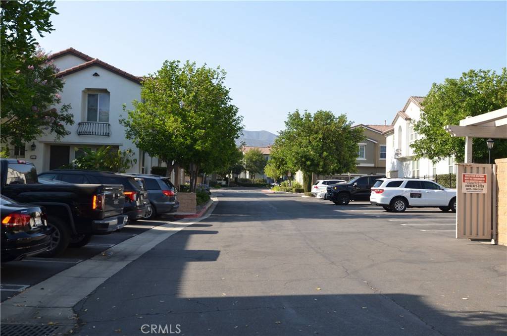 Fontana, CA 92336,15723 Parkhouse DR #40