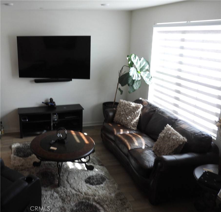 Rialto, CA 92376,975 W Clover AVE