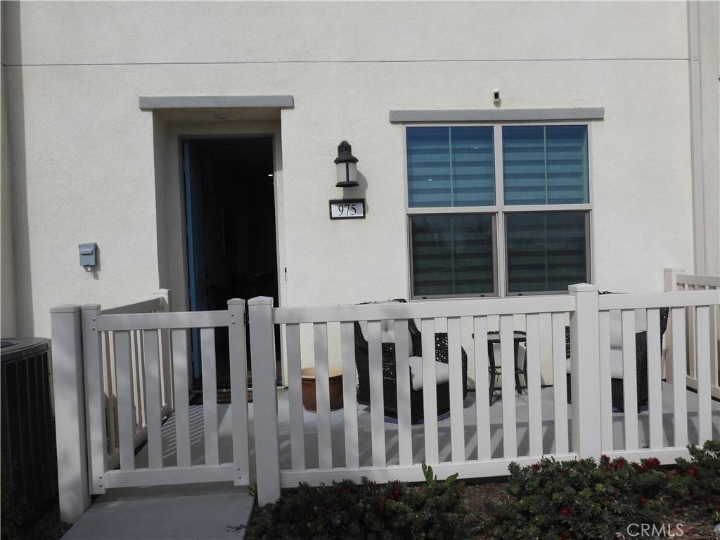 Rialto, CA 92376,975 W Clover AVE