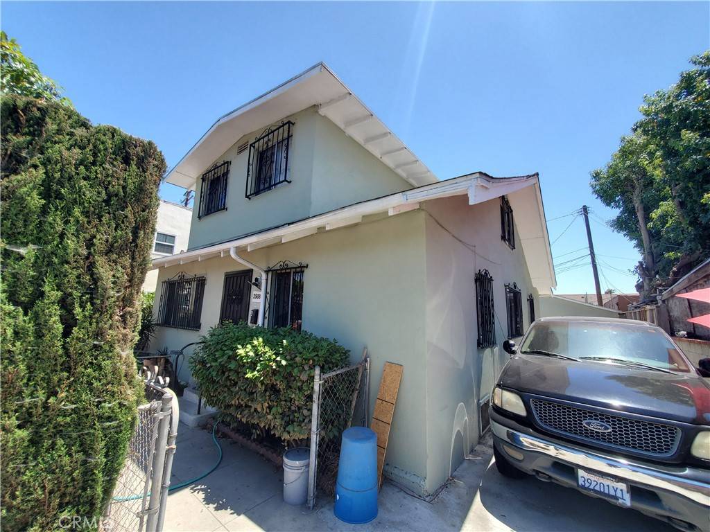 Huntington Park, CA 90255,2508 Saturn AVE
