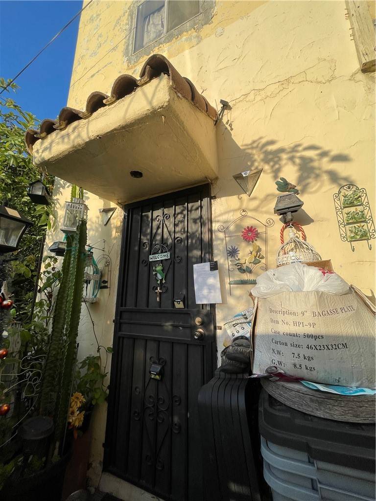 Los Angeles, CA 90063,4172 Service ST