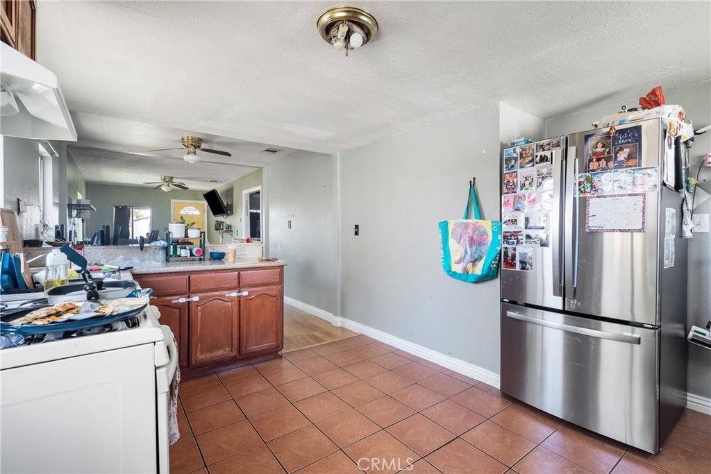 Lynwood, CA 90262,11001 Duncan AVE