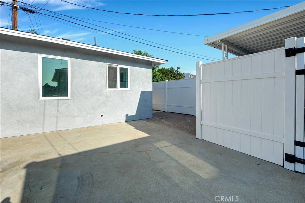 Azusa, CA 91702,1111 Holmar