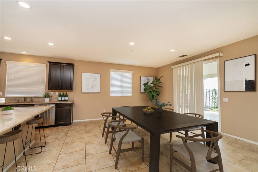Riverside, CA 92503,16550 Village Meadow DR