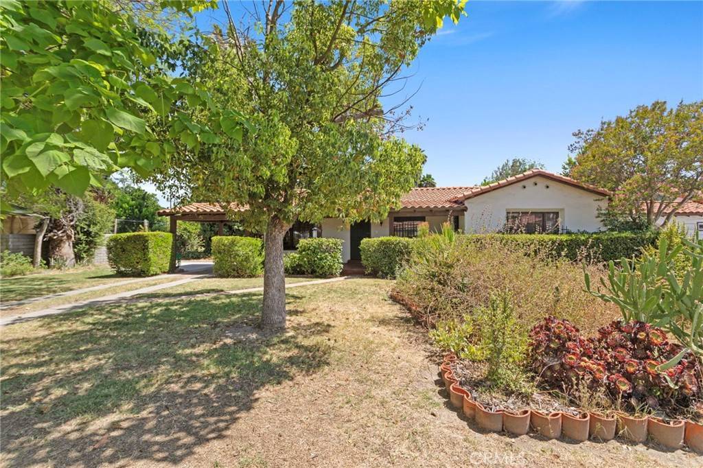 San Bernardino, CA 92405,733 W 24th ST