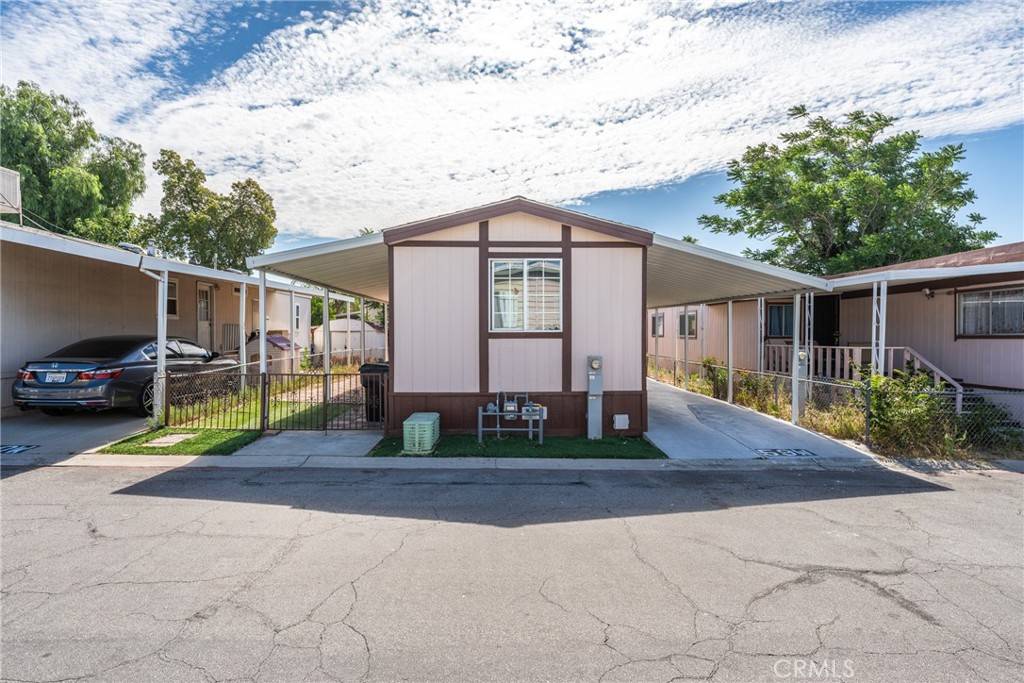 Fontana, CA 92335,17225 Valley BLVD #59