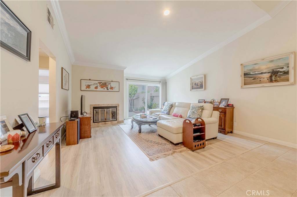 Diamond Bar, CA 91765,2201 Dublin LN #3