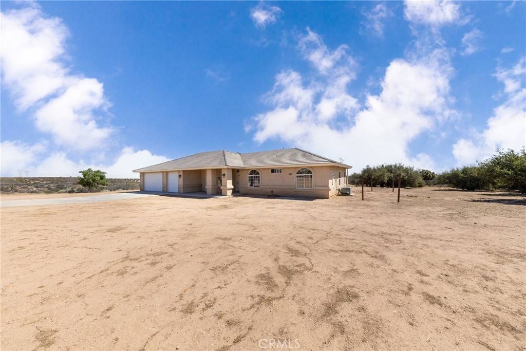 Oak Hills, CA 92344,11155 Prairie TRL