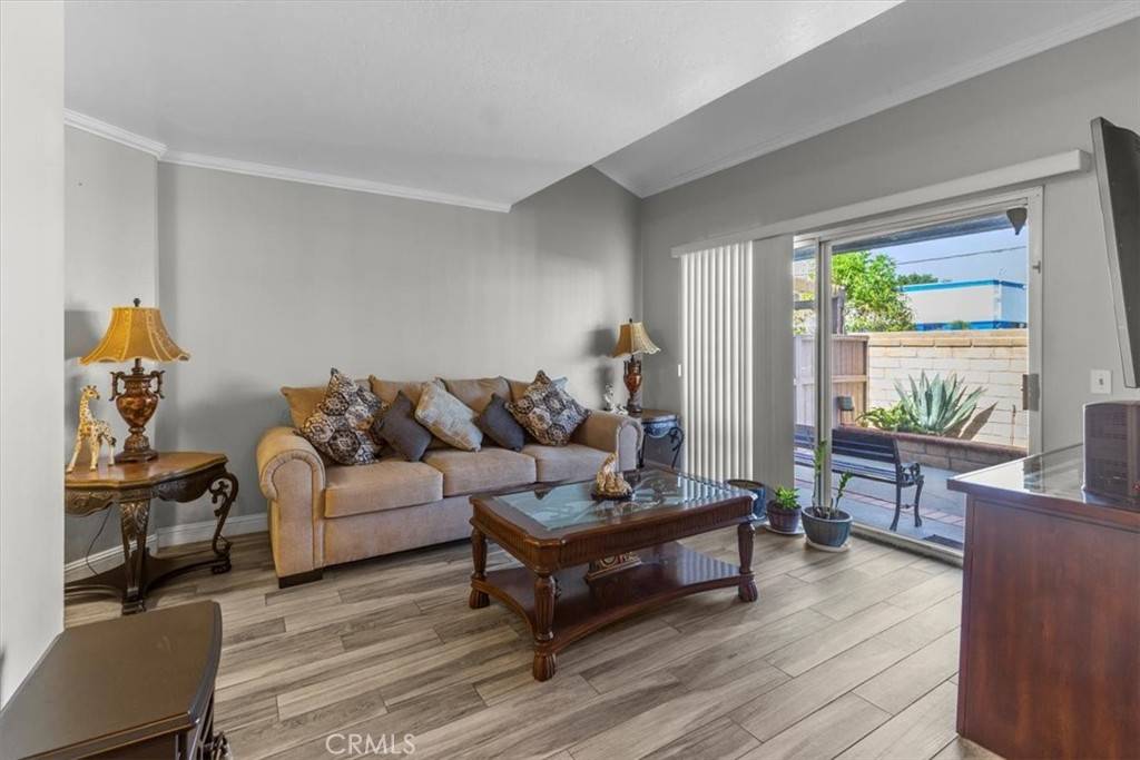 Ontario, CA 91762,817 Granite Privado