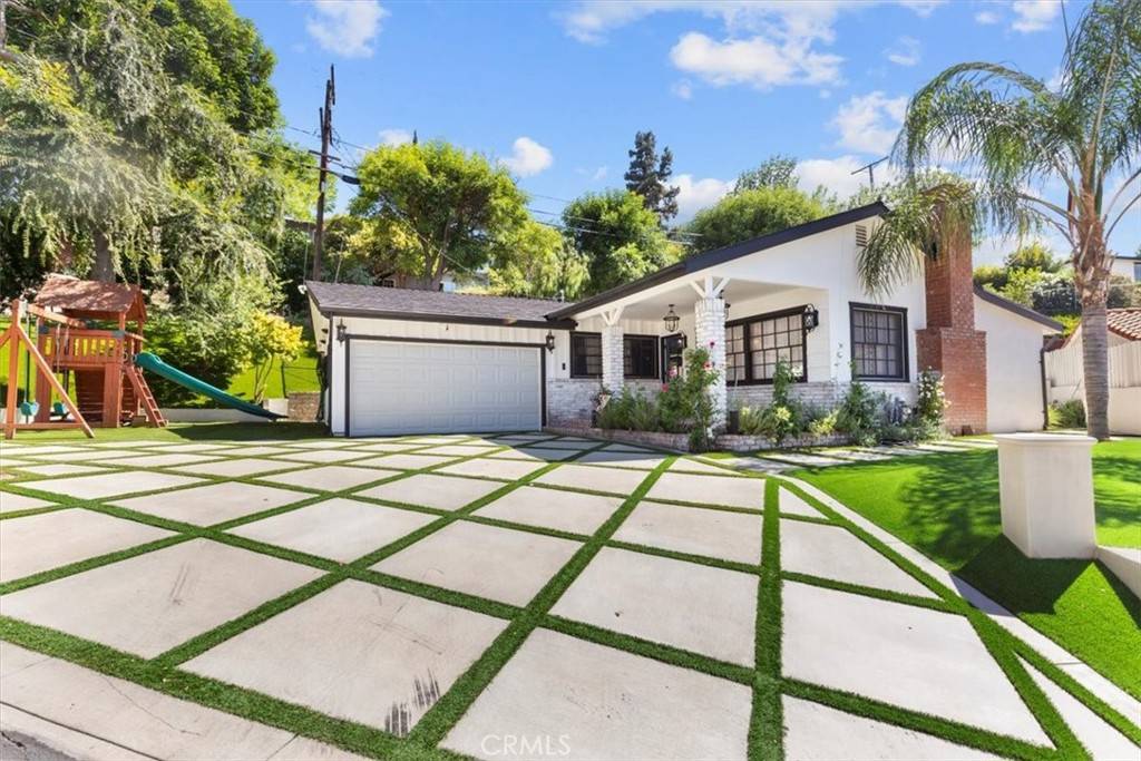 Woodland Hills, CA 91364,5201 Sale AVE