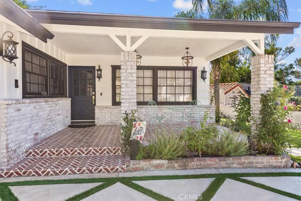 Woodland Hills, CA 91364,5201 Sale AVE