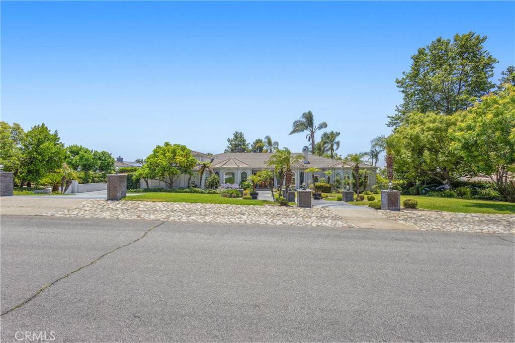 Claremont, CA 91711,1032 Amarillo DR