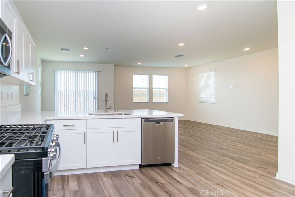 Upland, CA 91784,1592 Redwoods DR