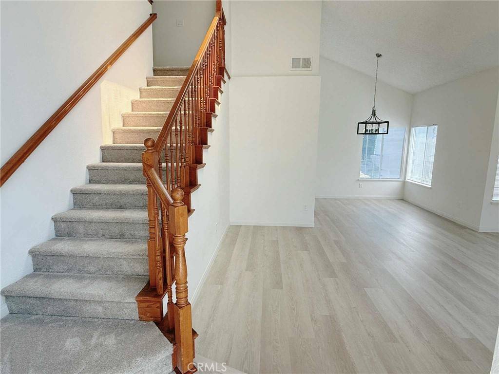 Corona, CA 92882,3261 Mountainside DR