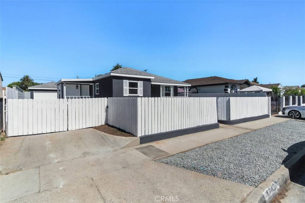 Compton, CA 90221,14424 S Harris AVE