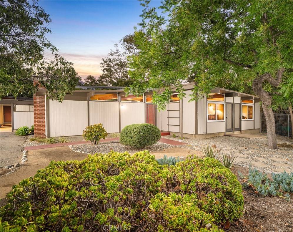 Claremont, CA 91711,2492 Grand AVE