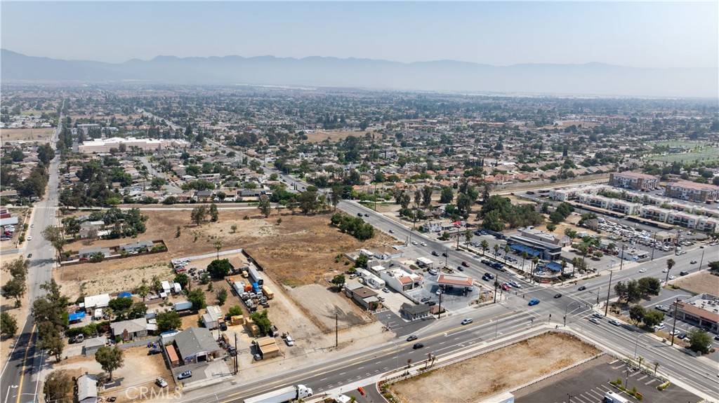 Fontana, CA 92335,16072 Arrow BLVD