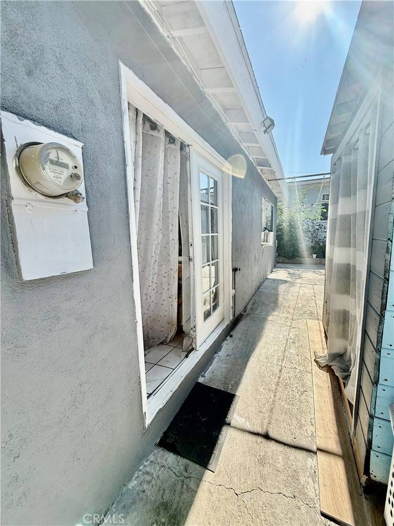 Los Angeles, CA 90022,4766 Hammel ST