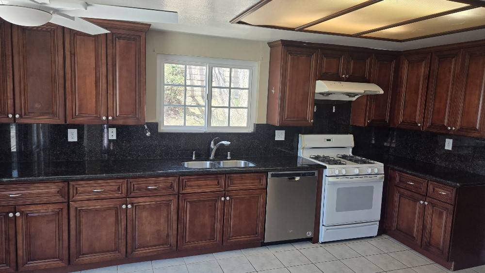 Diamond Bar, CA 91765,24284 Seagreen DR