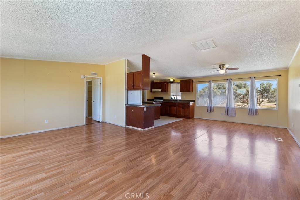 Oak Hills, CA 92344,8195 Alta Mesa RD