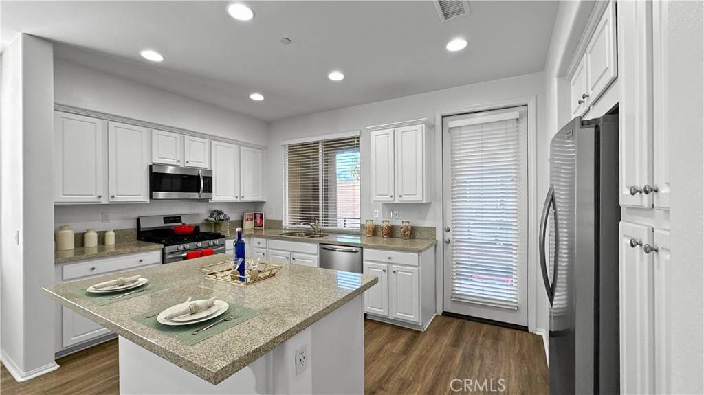 Glendora, CA 91740,422 W Route 66 #100